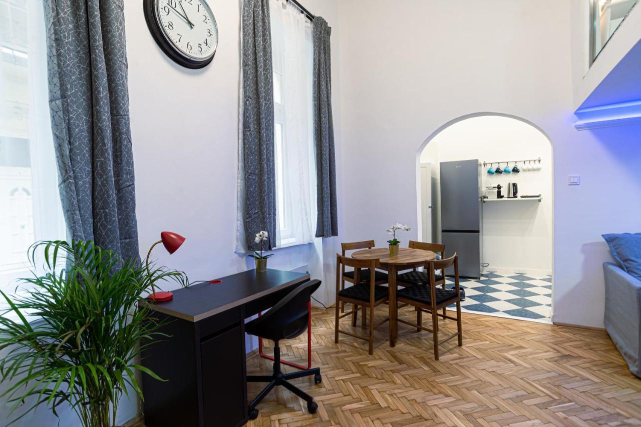 Bella Mia - Entire Apartment Near Liszt Ferenc Ter Budapesta Exterior foto